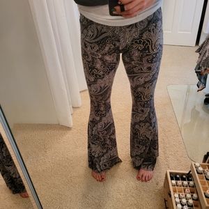 Hayden Print Bell Bottom Knit Pants Size Large
